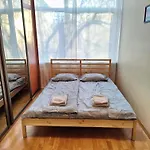 Spacious Near Old Town Apartment *