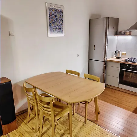 Apartman Spacious Near Old Town *