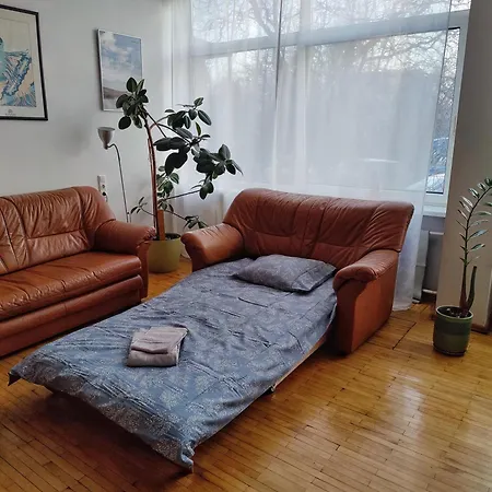 Spacious Near Old Town Lägenhet