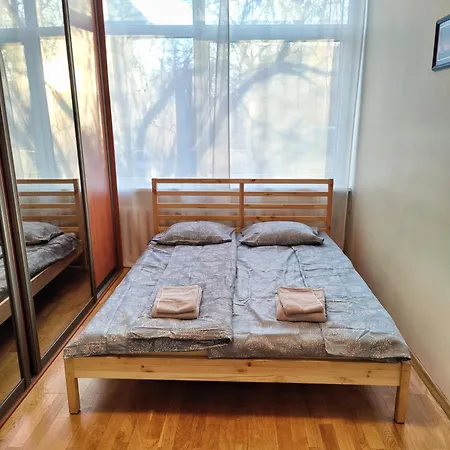 Spacious Near Old Town Apartament *