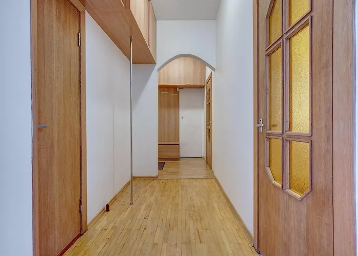 Spacious Near Old Town Apartman *