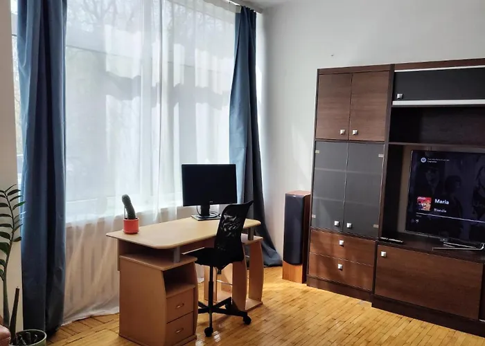 Spacious Near Old Town *