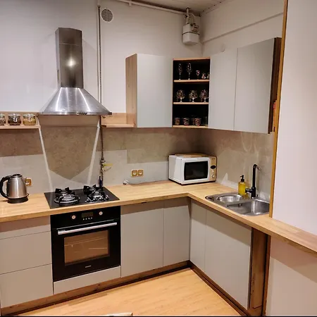 Spacious Near Old Town Apartament
