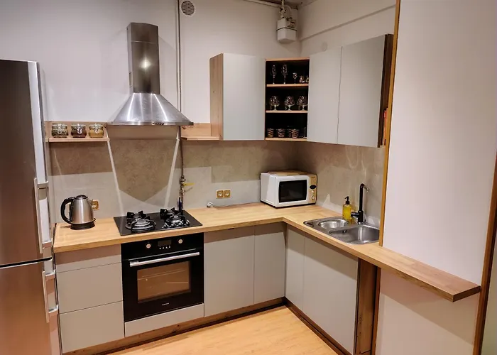 Spacious Near Old Town アパート